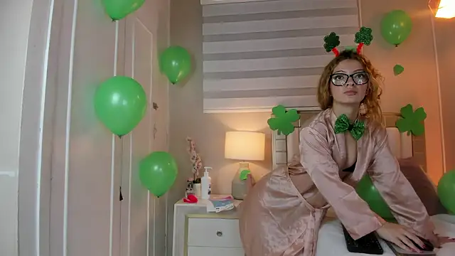 isabela  x online show from 03/16/26, 11:36