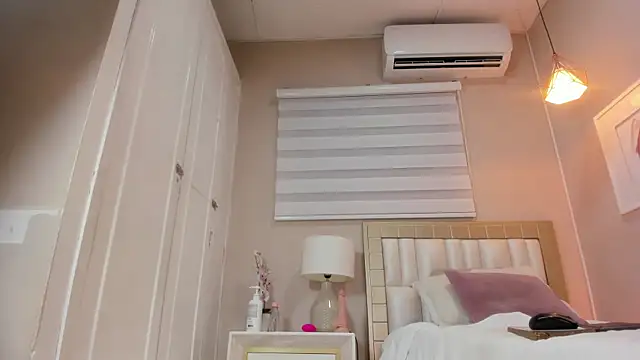 isabela  x online show from 03/28/26, 11:32