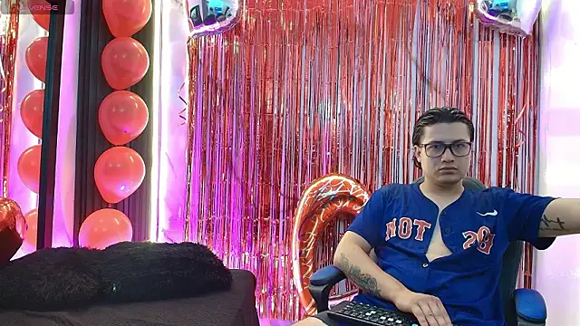 Danner Alaia online show from 02/13/26, 08:49