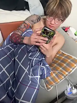 Chocolates-001 online show from 02/06/26, 08:45