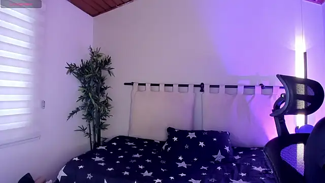 ella  olmos online show from 03/20/26, 02:22