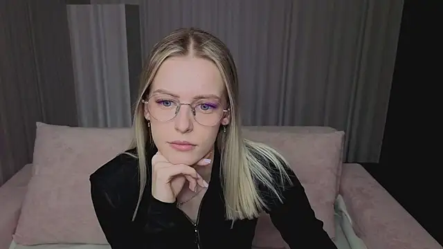 kittie like18 online show from 03/17/26, 12:48