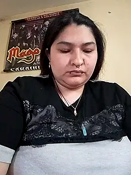 Snapshot of LauraHorny69 chatting on 06/19/26, 08:01 LauraHorny69 online show from 06/19/26, 08:01