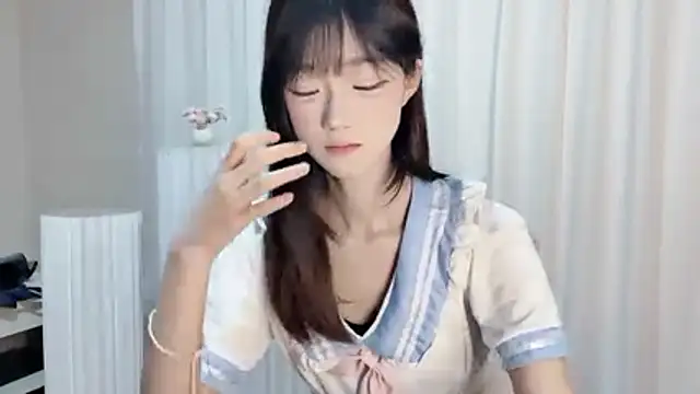 Snapshot of qingqing_love2025 chatting on 05/13/26, 02:36 qingqing love2025 online show from 05/13/26, 02:36