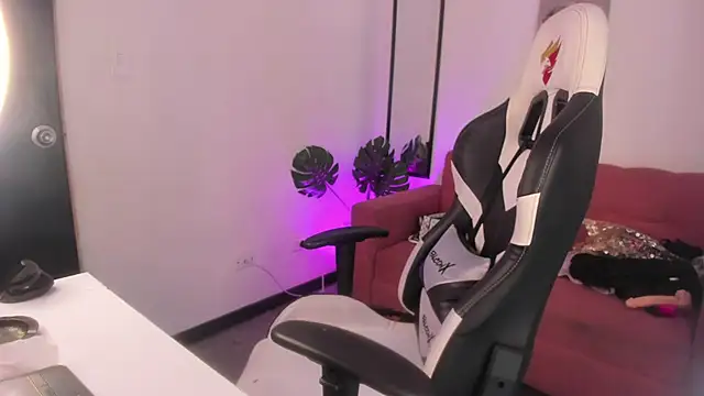 Xiomara as online show from 02/25/26, 02:48