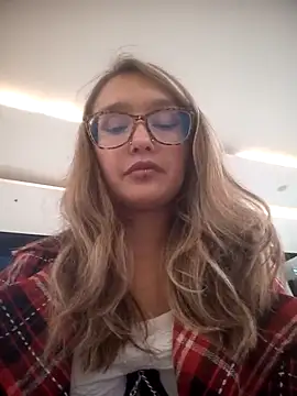 Karla-giraldo 1 online show from 03/25/26, 04:57