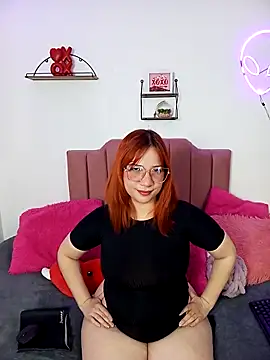 Nina curves online show from 03/06/26, 02:30