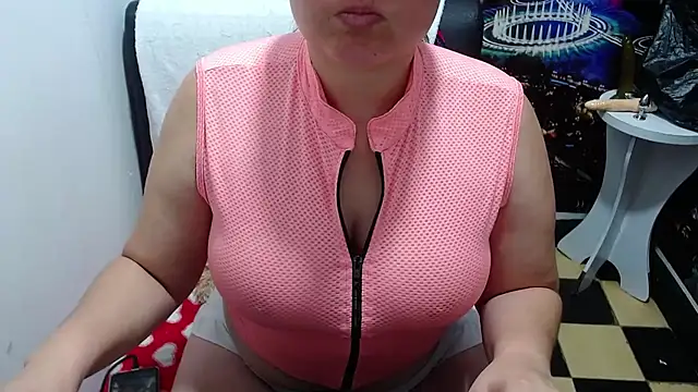 Snapshot of tila_nastyy chatting on 06/18/26, 01:39 tila nastyy online show from 06/18/26, 01:39