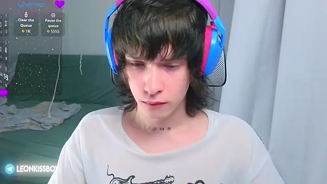 LeonBoykisser online show from 07/13/26, 04:32