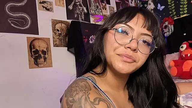 victoriia thompson online show from 03/28/26, 09:14