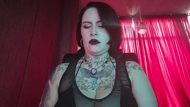 Snapshot of Mistressolivia07 chatting on 05/30/26, 04:48 Mistressolivia07 online show from 05/30/26, 04:48