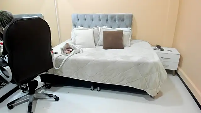 Bela Craxkerr online show from 03/15/26, 11:49