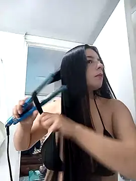 adhara montiel  online show from 02/12/26, 08:48