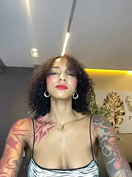 Snapshot of LizStorm_ chatting on 07/16/26, 11:49 LizStorm online show from 07/16/26, 11:49