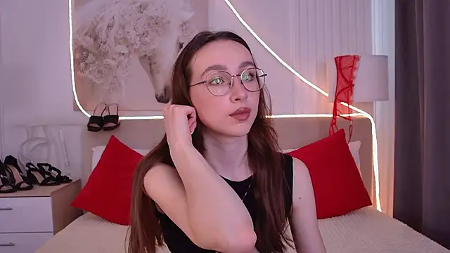 Emily Simon online show from 05/19/26, 05:58