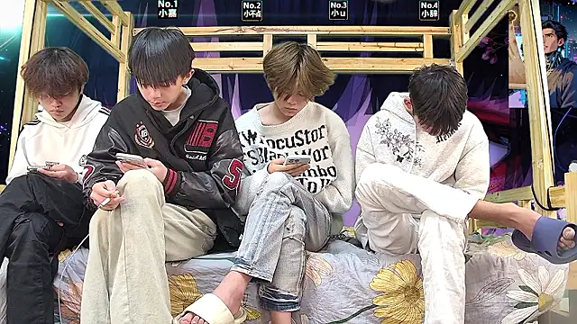 xiaohuangren01 online show from 03/16/26, 05:44