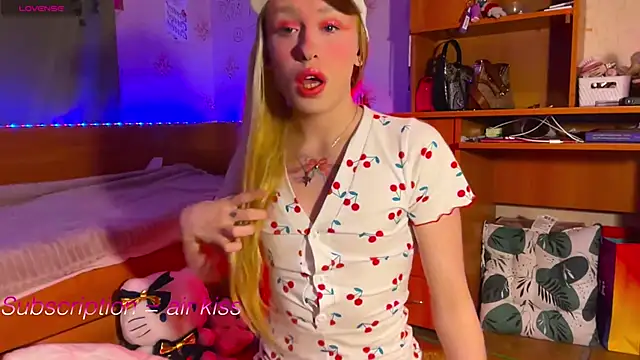 Snapshot of miss_barbie111 chatting on 02/14/26, 03:31 miss barbie111 online show from 02/14/26, 03:31