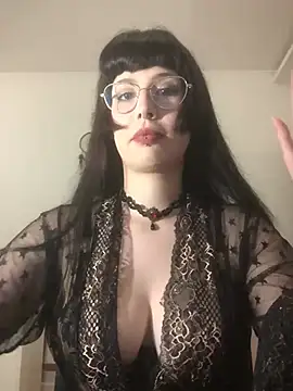 Snapshot of ElisaGoth chatting on 07/25/26, 01:47 ElisaGoth online show from 07/25/26, 01:47