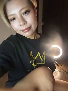 BADBITCHISAKI online show from 03/23/26, 01:59