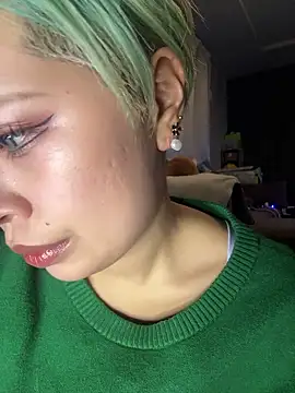 BADBITCHISAKI online show from 04/15/26, 01:18