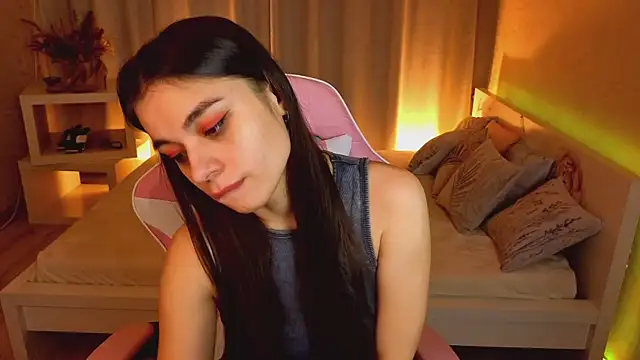 Kim Bless online show from 04/21/26, 01:42