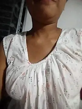 Snapshot of knightqueen12 chatting on 02/17/26, 01:40 knightqueen12 online show from 02/17/26, 01:40