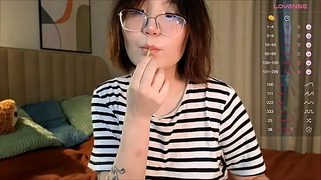 nullgirl online show from 02/20/26, 02:08