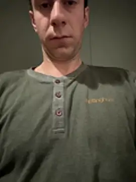 Snapshot of badCecio chatting on 01/15/26, 04:17 badCecio online show from 01/15/26, 04:17