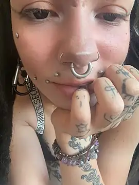Snapshot of demonLamia chatting on 05/25/26, 12:11 demonLamia online show from 05/25/26, 12:11