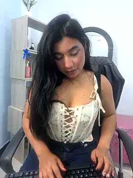 valenlopezz  online show from 05/14/26, 03:46