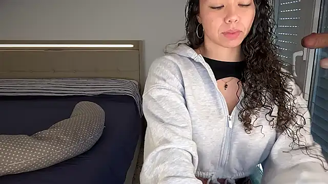 Snapshot of ladymelon chatting on 02/17/26, 10:12 ladymelon online show from 02/17/26, 10:12