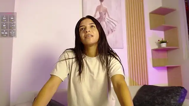 chloe peach  online show from 04/07/26, 12:05