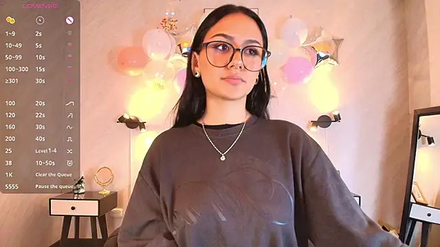 Snapshot of NiccolleHall chatting on 02/19/26, 01:40 NiccolleHall online show from 02/19/26, 01:40