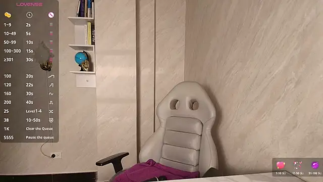 Snapshot of NiccolleHall chatting on 03/02/26, 01:40 NiccolleHall online show from 03/02/26, 01:40