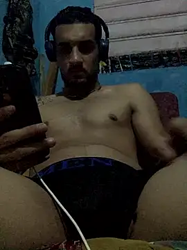 Snapshot of Wicy23 chatting on 05/27/26, 02:08 Wicy23 online show from 05/27/26, 02:08