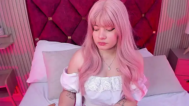 Snapshot of DakotaMoonn chatting on 02/27/26, 01:00 DakotaMoonn online show from 02/27/26, 01:00