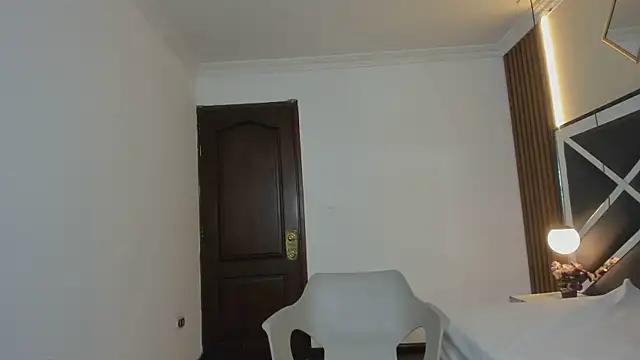 Ambarross  online show from 02/13/26, 02:02