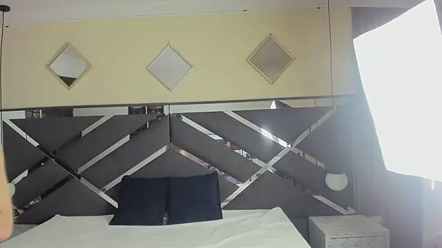 Ambarross  online show from 03/25/26, 01:28