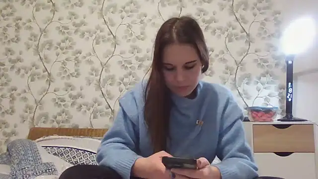 NyraLuna online show from 02/04/26, 08:58