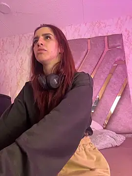 elodie rouge online show from 04/07/26, 12:16