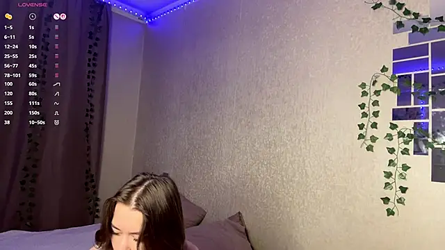 Snapshot of elsadaedra chatting on 04/29/26, 04:22 elsadaedra online show from 04/29/26, 04:22