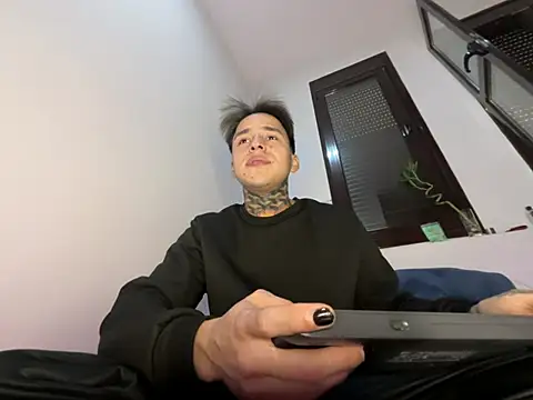 COLOMBIAN20CM online show from 03/17/26, 11:35