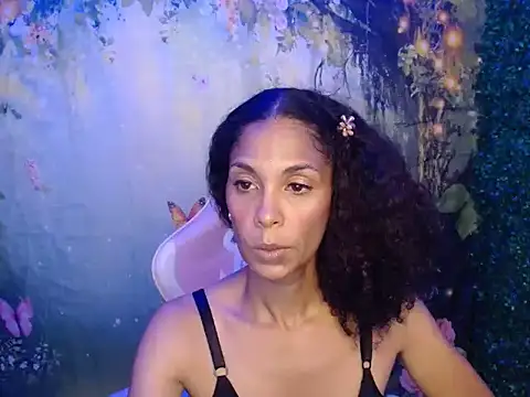 Snapshot of rosa_skinny chatting on 04/27/26, 09:35 rosa skinny online show from 04/27/26, 09:35