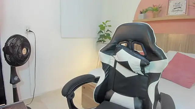 ivette swan online show from 02/05/26, 12:21