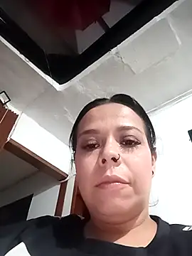Snapshot of RossyAlvarez chatting on 04/27/26, 11:47 RossyAlvarez online show from 04/27/26, 11:47