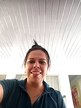 Snapshot of RossyAlvarez chatting on 05/26/26, 05:31 RossyAlvarez online show from 05/26/26, 05:31