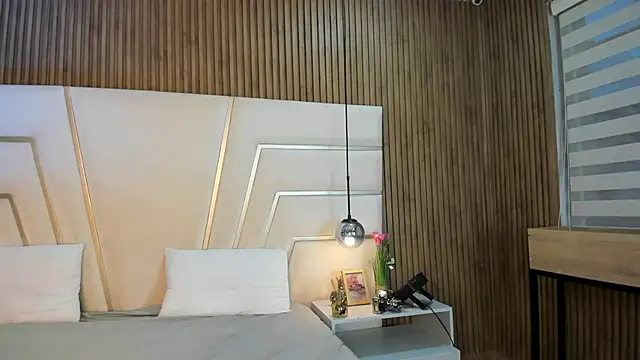 Xara Shadow online show from 03/30/26, 11:06