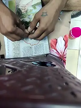 Snapshot of daddy_dikk chatting on 04/13/26, 09:48 daddy dikk online show from 04/13/26, 09:48