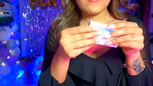 Snapshot of _Maanvi_ chatting on 05/21/26, 05:42 Maanvi online show from 05/21/26, 05:42