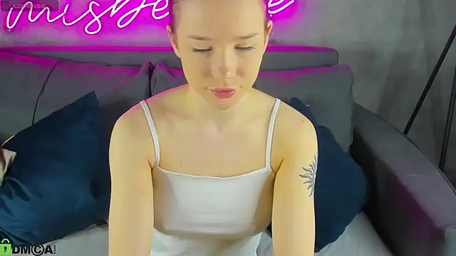 Nicole Vasquez online show from 04/21/26, 01:42